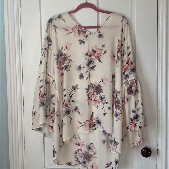 ❌Rose & Olive Plus Size Long Sleeve Floral Blouse❌ - Picture 4 of 5